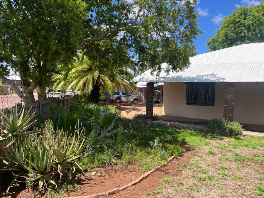 5 Bedroom Property for Sale in Die Rand Northern Cape